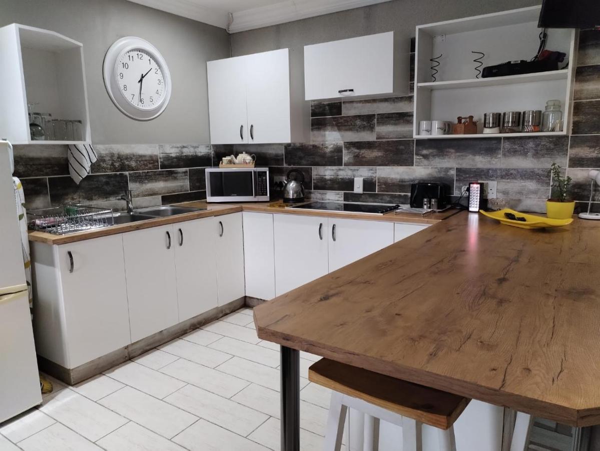 Villa Mariss Guesthouse Kraaifontein Zewnętrze zdjęcie