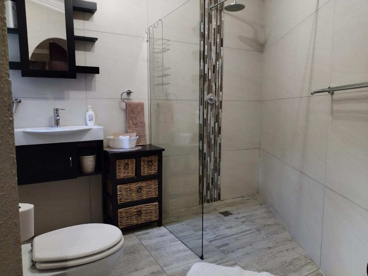 Villa Mariss Guesthouse Kraaifontein Zewnętrze zdjęcie
